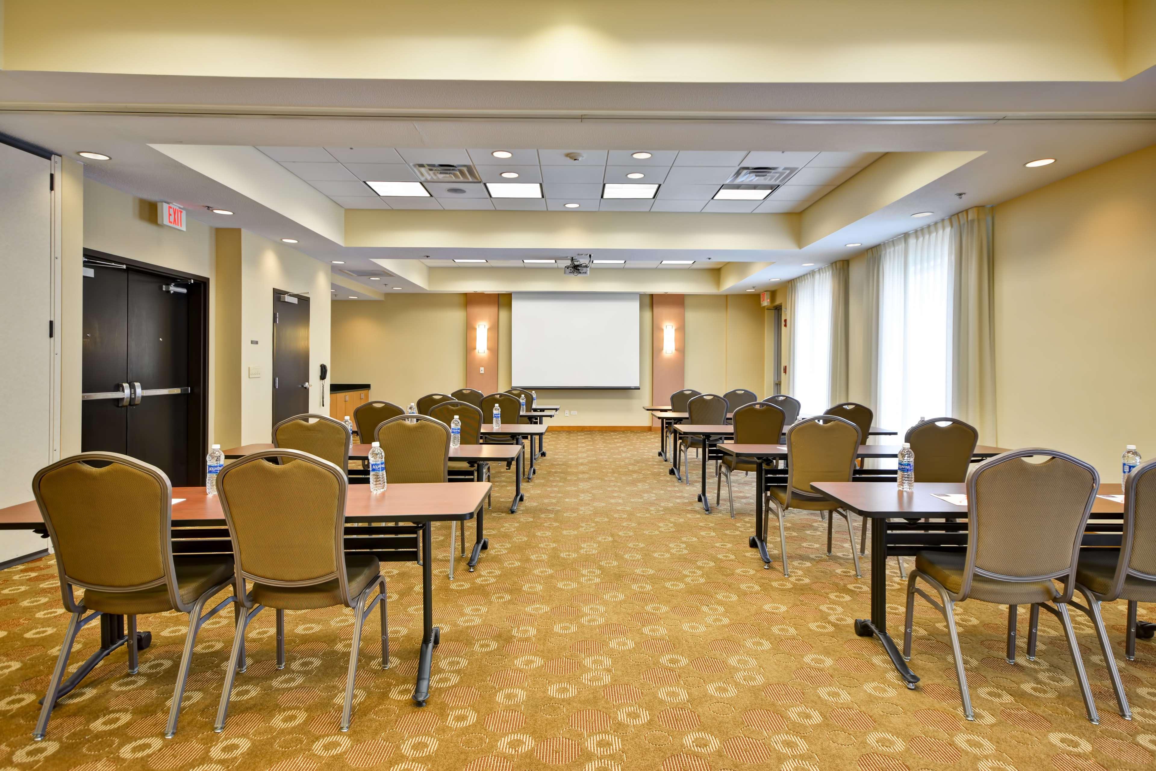 Hyatt Place Chicago/naperville/warrenville Hotel